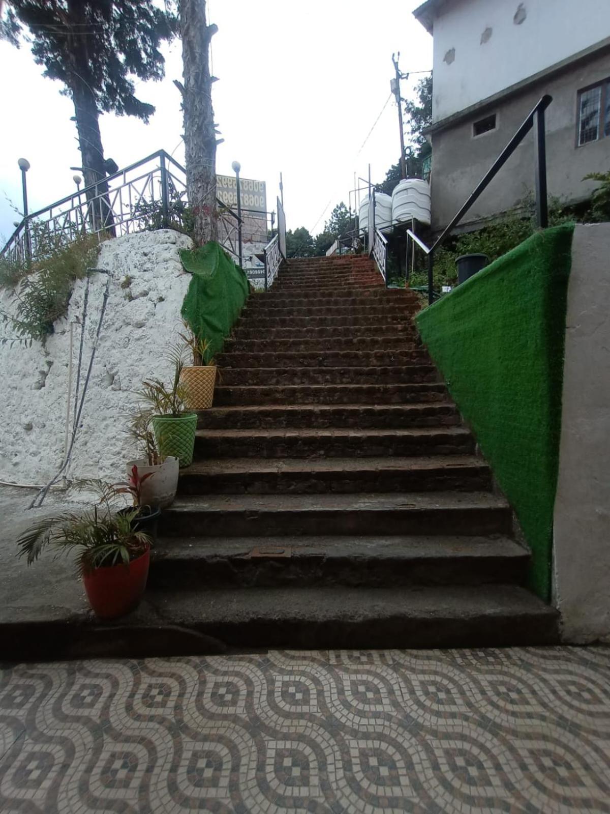 Hotel Himalayan Village Mussoorie Exteriör bild