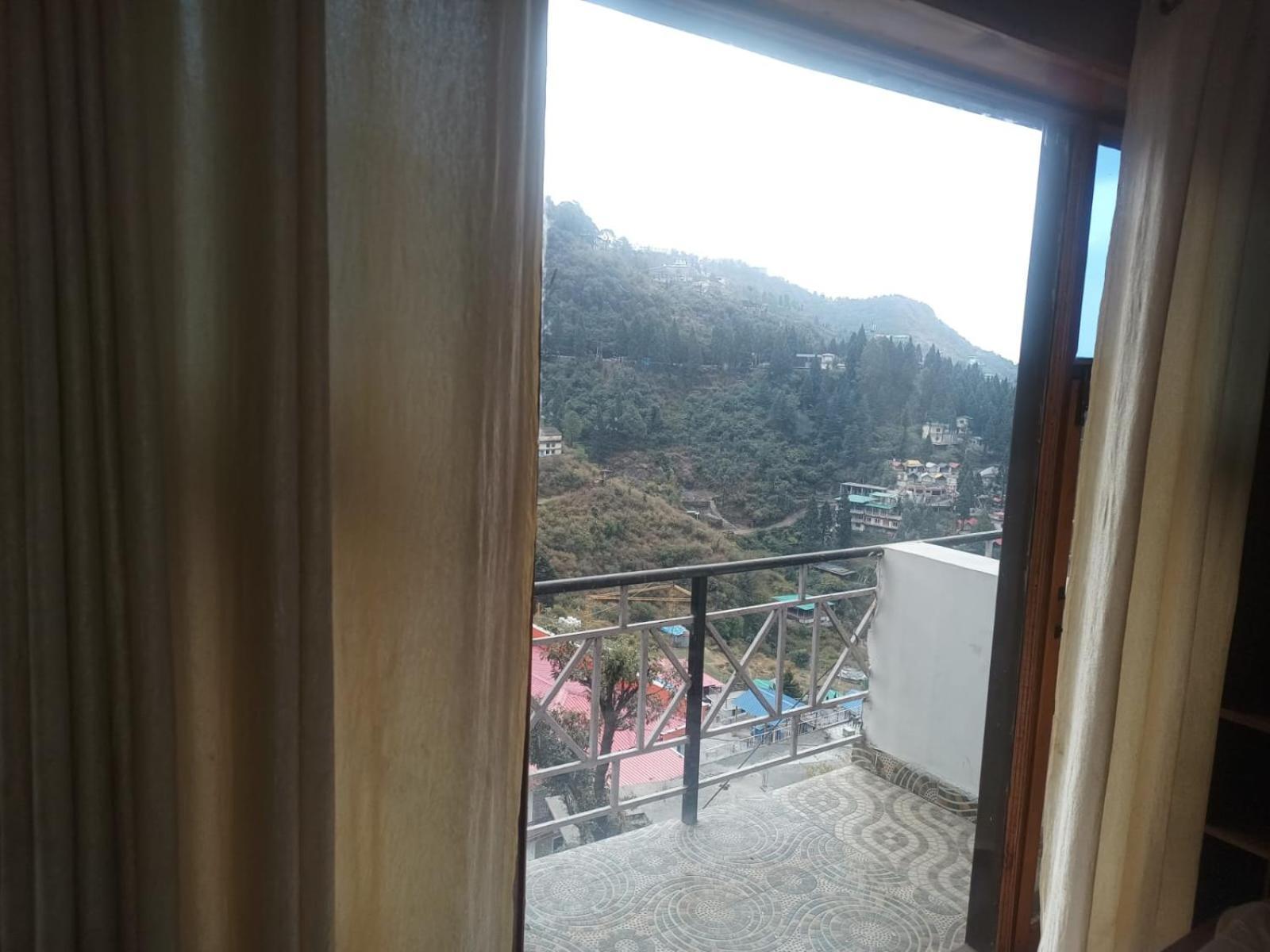 Hotel Himalayan Village Mussoorie Exteriör bild