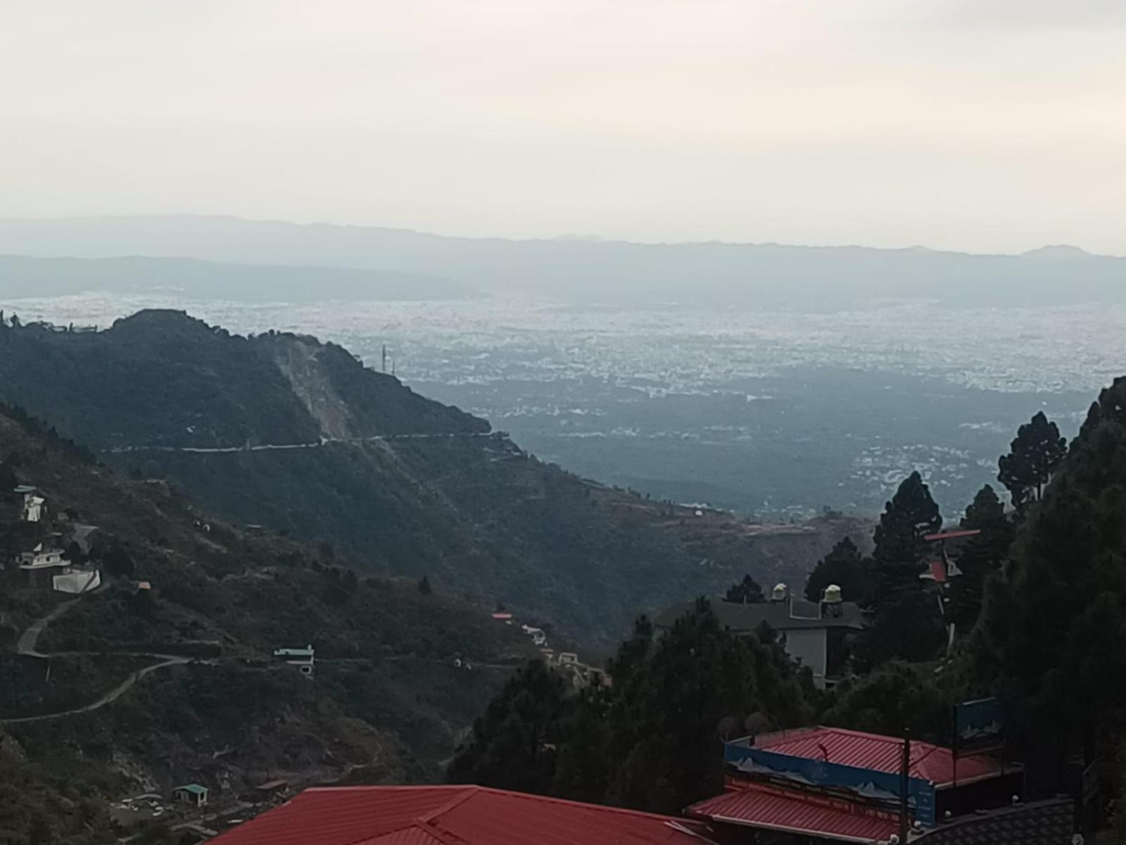 Hotel Himalayan Village Mussoorie Exteriör bild