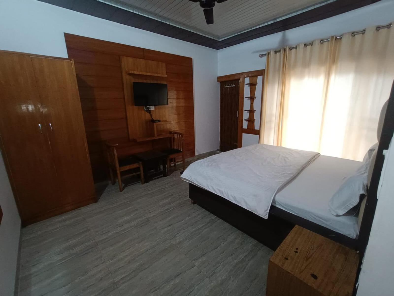 Hotel Himalayan Village Mussoorie Exteriör bild